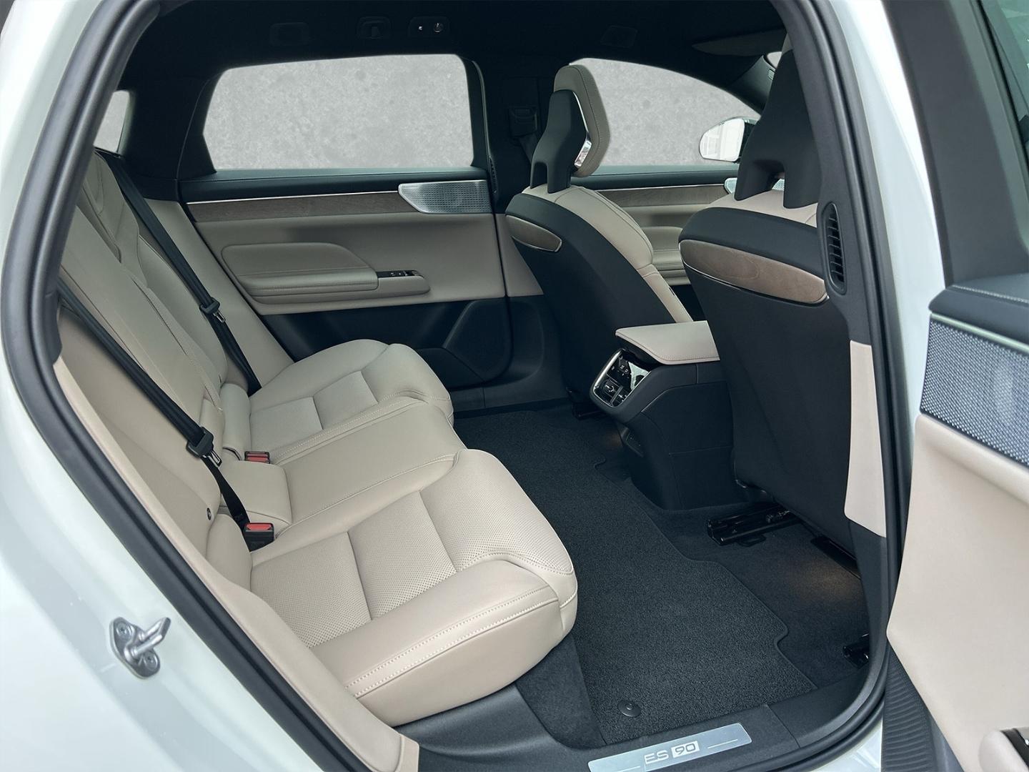 Volvo ES90 Extended range Single motor Ultra