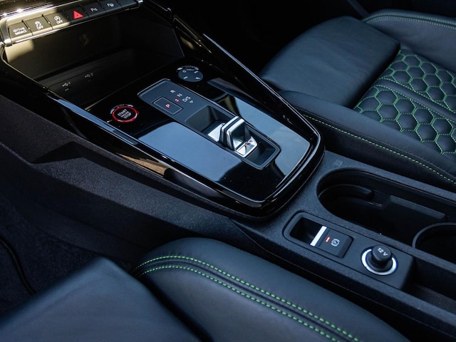 Audi RS3 Quattro S-Tronic Sedan