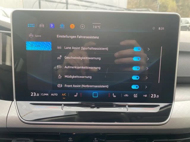 Volkswagen Golf 4Me TSI