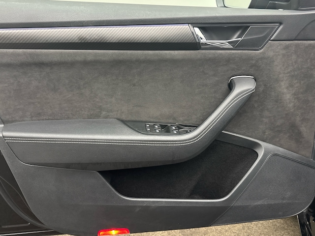 Skoda Superb 2.0 TDI Combi Sportline