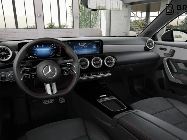 Mercedes-Benz A 220 4MATIC AMG Line