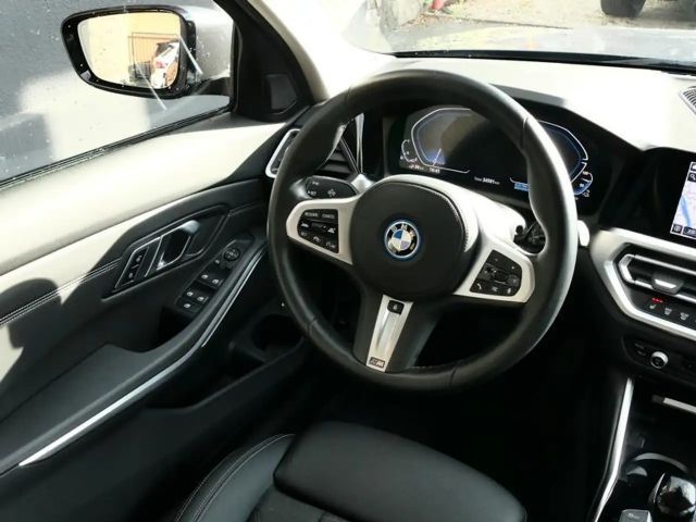 BMW 330 330e Touring