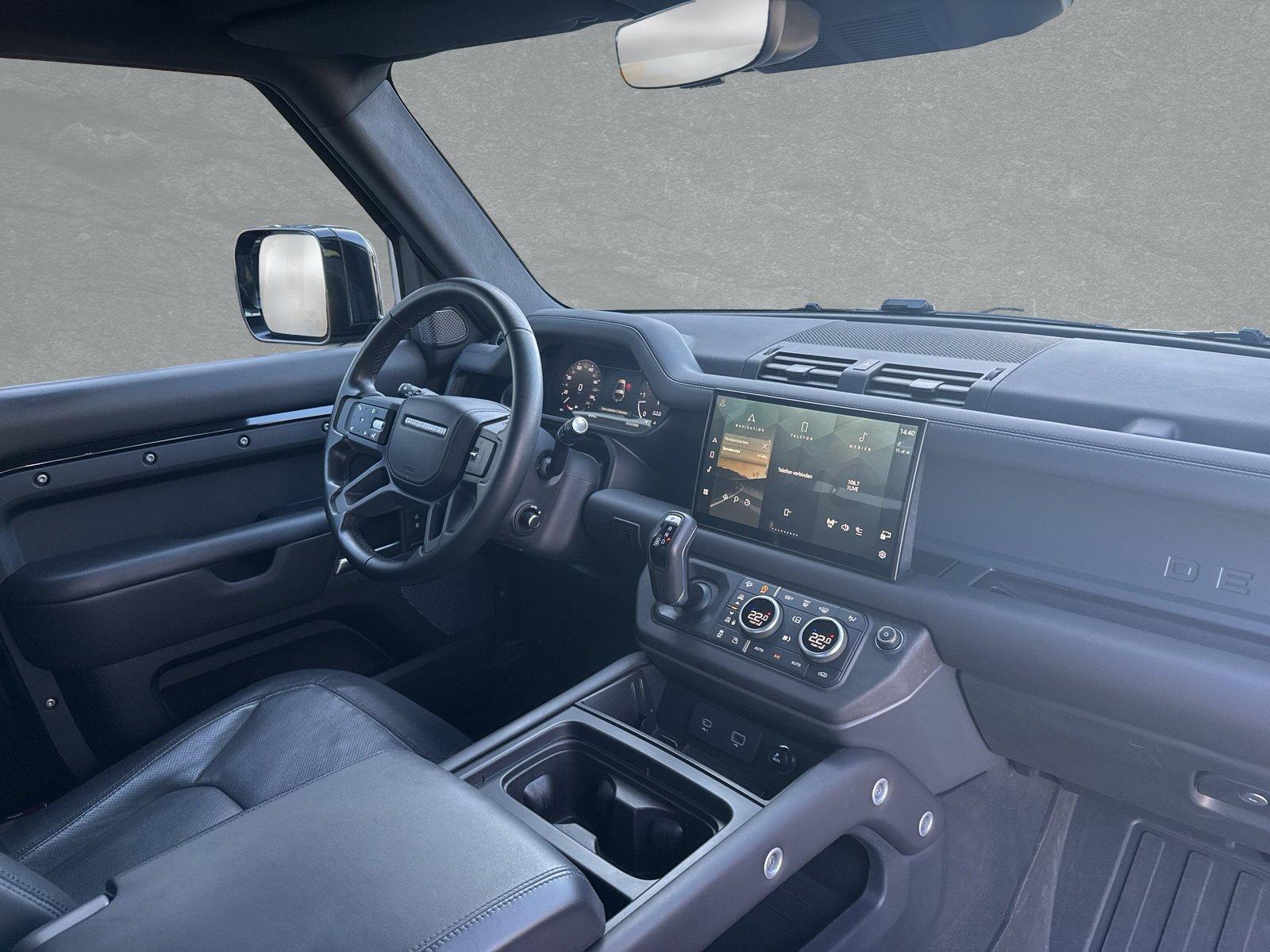 Land Rover Defender 3.0 90 D200 Dynamic HSE