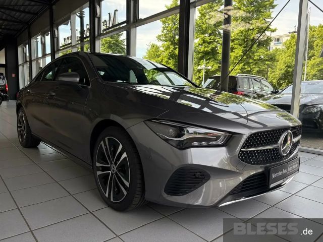 Mercedes-Benz CLA 180 Coupé Progressive