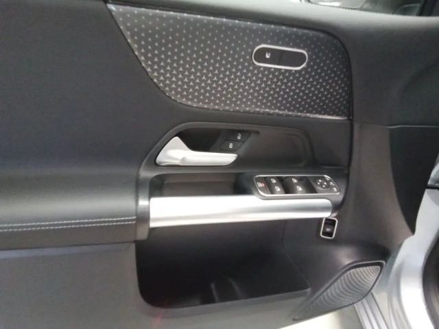 Mercedes-Benz B 180 Progressive