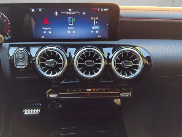 Mercedes-Benz CLA 180 CLA