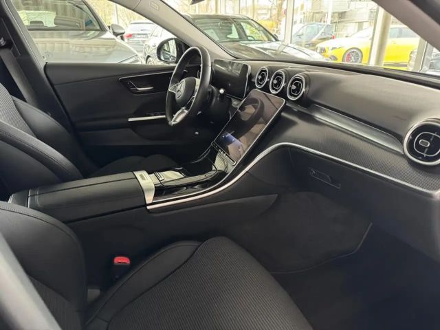 Mercedes-Benz C 200 AVANTGARDE C 200 d Sedan