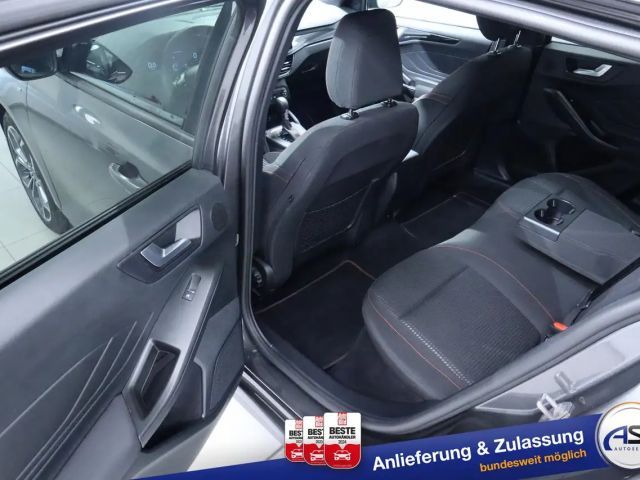 Ford Focus ST Line Wagon