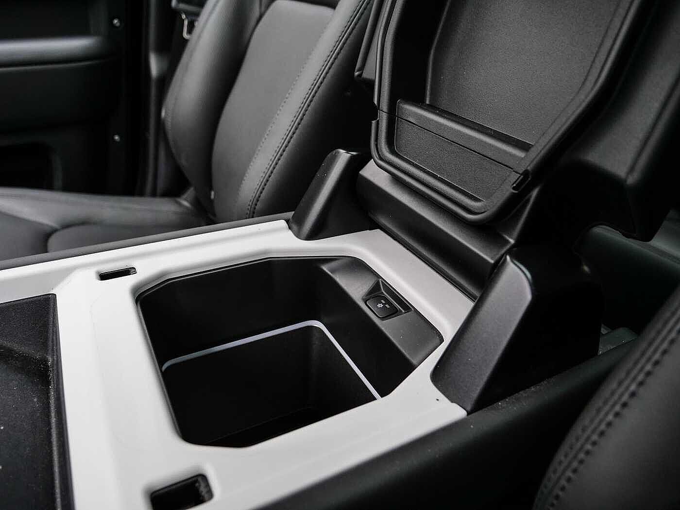 Land Rover Defender 110 Dynamic HSE