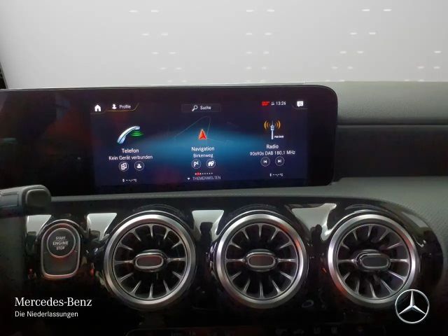 Mercedes-Benz A 250 A 250 e AMG Line