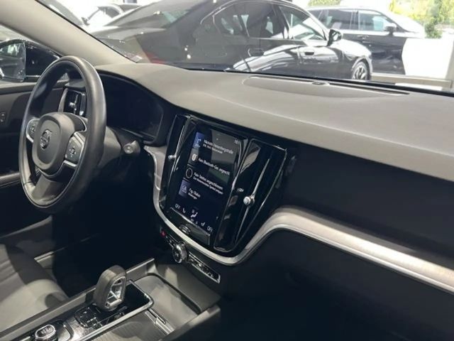 Volvo V60 Momentum