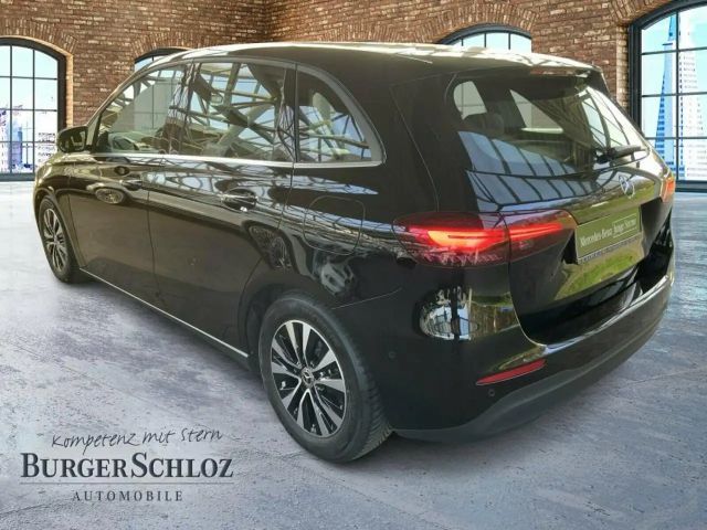 Mercedes-Benz B 180 AUT Kam. KlimaA LED LM Navi PDC ParkAss