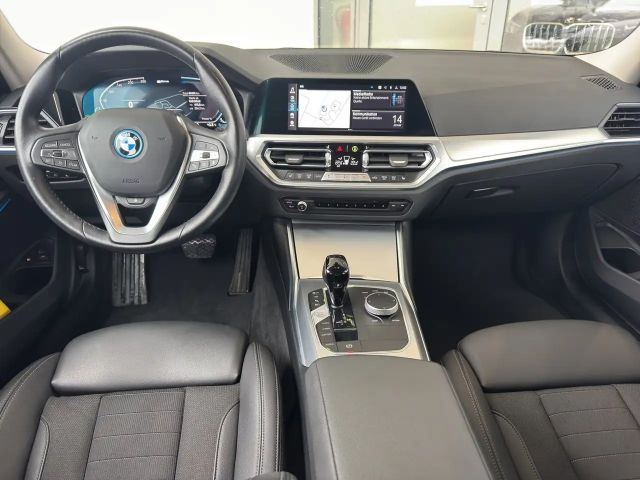 BMW 320 320e Sedan Sport Line