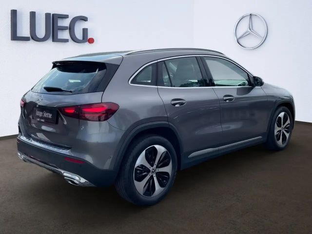 Mercedes-Benz GLA 200 Progressive