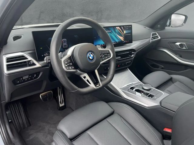 BMW 330 330e M-Sport Touring xDrive