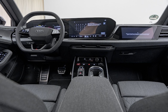 Audi A6 Avant Quattro S-Tronic