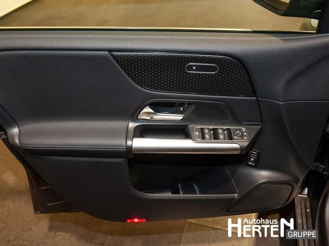 Mercedes-Benz B 200 Progressive Sedan