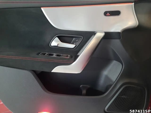 Mercedes-Benz CLA 200 AMG Line