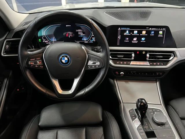 BMW 330 330e Touring