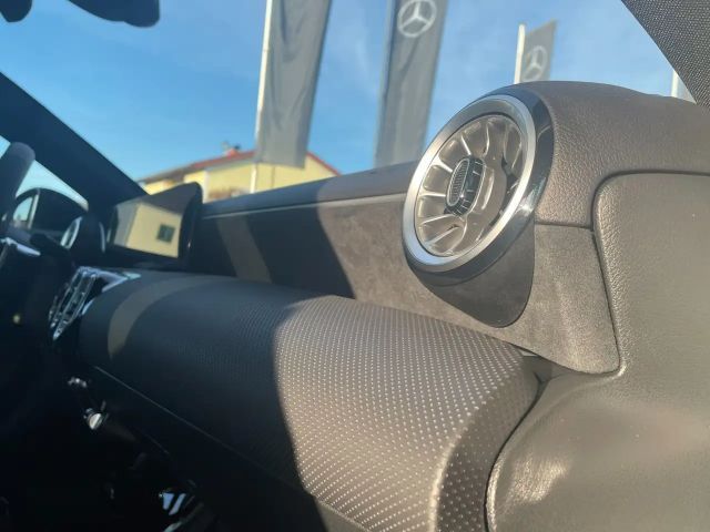 Mercedes-Benz A 180 AMG Line Hatchback