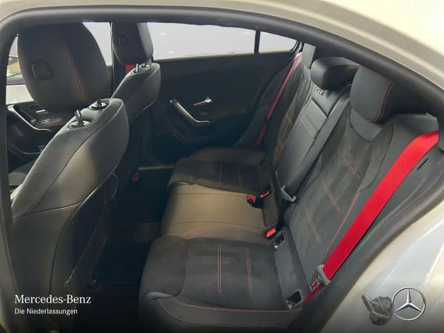 Mercedes-Benz A 35 AMG 4MATIC AMG Line