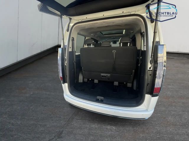 Hyundai Staria Signature