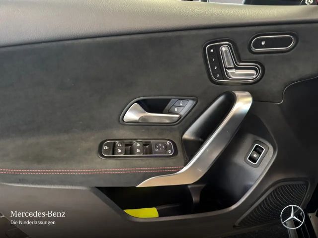 Mercedes-Benz A 250 A 250 e AMG Line