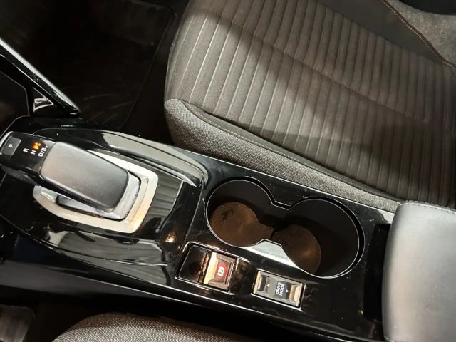 Peugeot E-2008 Active Pack