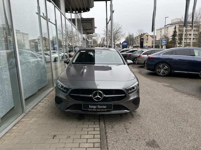 Mercedes-Benz A 180 A 180 Kompakt LED*CAM*MBUX*BURMESTER*TOTWINKEL