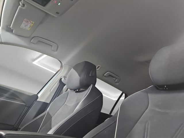 Volkswagen Passat 1.5 eTSI Business Variant