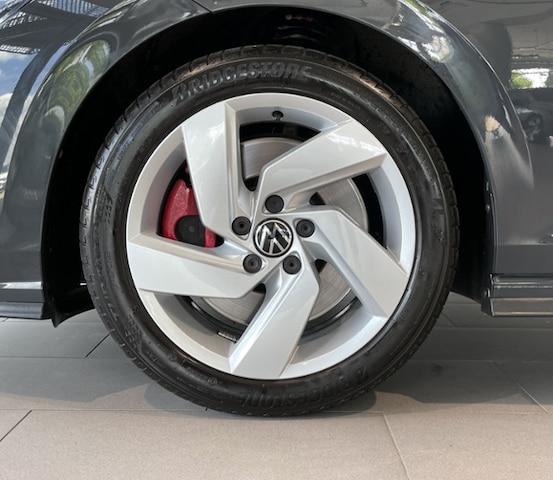 Volkswagen Golf 2.0 TSI DSG