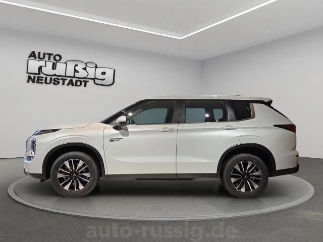 Mitsubishi Outlander 4WD PHEV