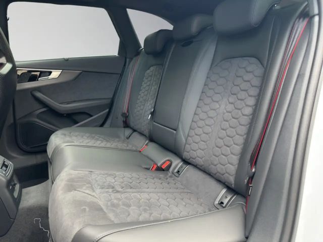 Audi RS4 Avant Quattro