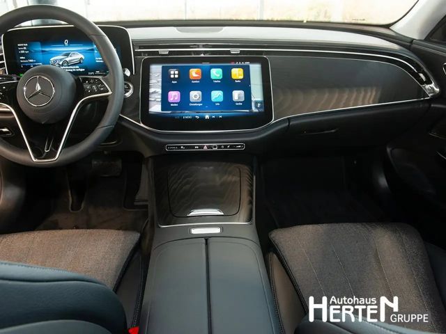 Mercedes-Benz E 220 AVANTGARDE E 220 d Sedan