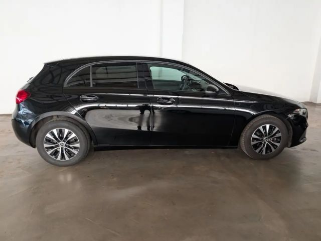 Mercedes-Benz A 180 A 180 d Hatchback