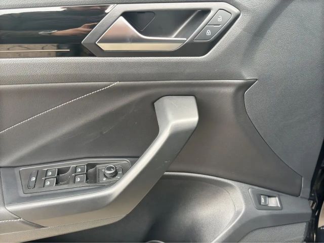 Volkswagen T-Roc 2.0 TDI DSG IQ.Drive R-Line