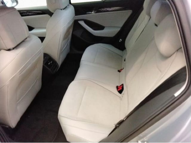 Volkswagen Passat 1.5 eTSI Business DSG Variant