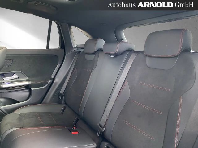 Mercedes-Benz GLA 180 AMG Line