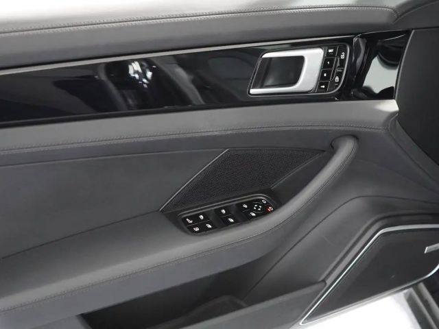 Porsche Panamera 4 E-Hybrid