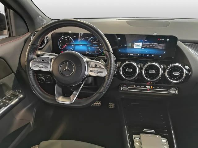 Mercedes-Benz GLA 180 AMG Line