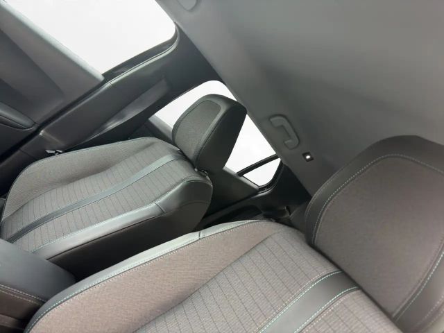 Peugeot E-2008 Allure Pack