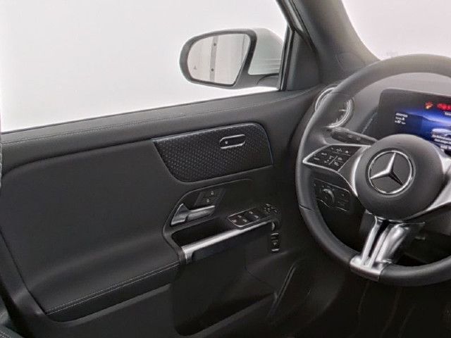 Mercedes-Benz EQB 300 4MATIC