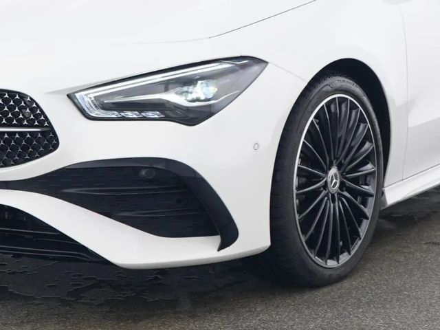 Mercedes-Benz CLA 200 AMG Line Coupé Sedan
