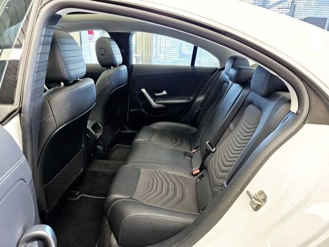 Mercedes-Benz CLA 180 Coupé Progressive