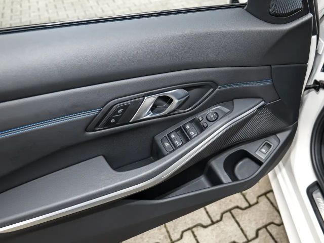 BMW 330 330d M-Sport Touring xDrive