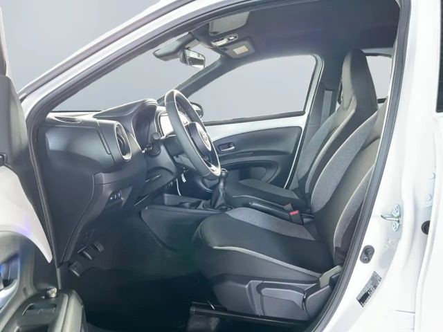 Toyota Aygo X Hatchback Play X-play