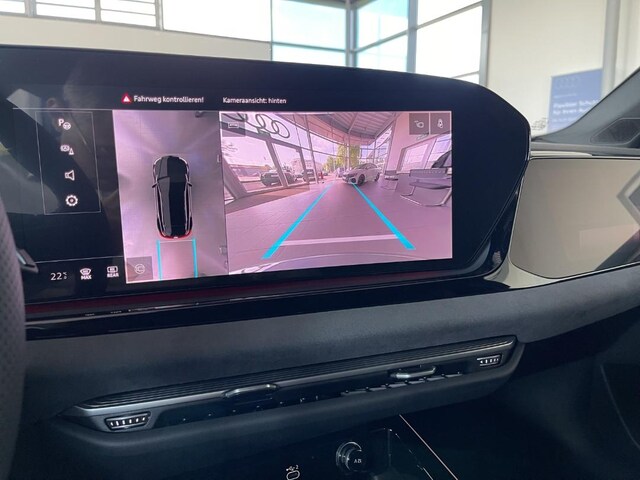 Audi A6 Avant Quattro S-Tronic