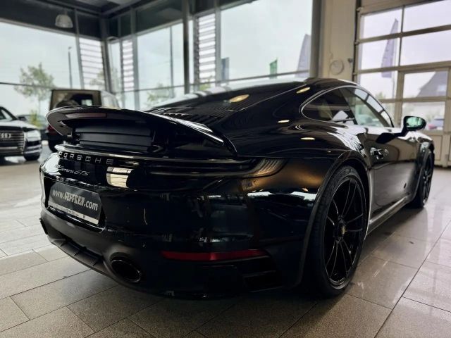 Porsche 992 Carrera Coupé GTS