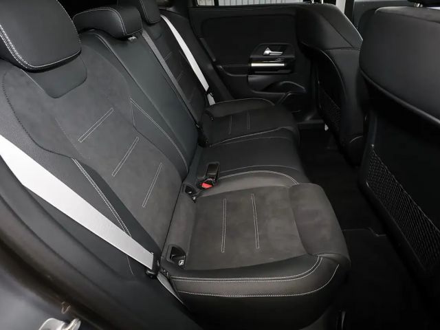 Mercedes-Benz GLA 200 AMG Line