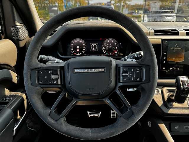 Land Rover Defender 110